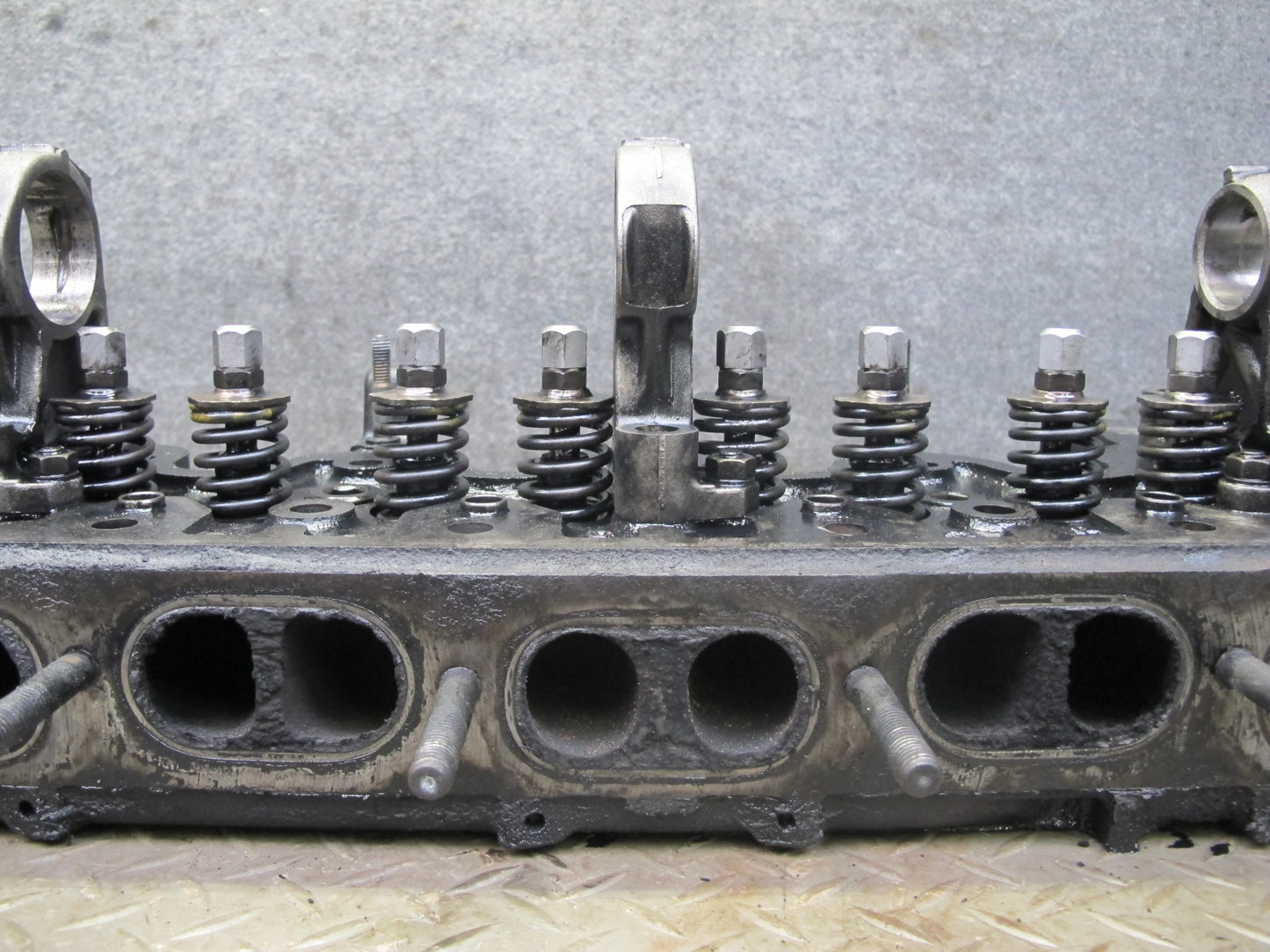 82-85 Mercedes W123 300D 3.0L 617.952 Diesel Engine Motor Cylinder Head OEM