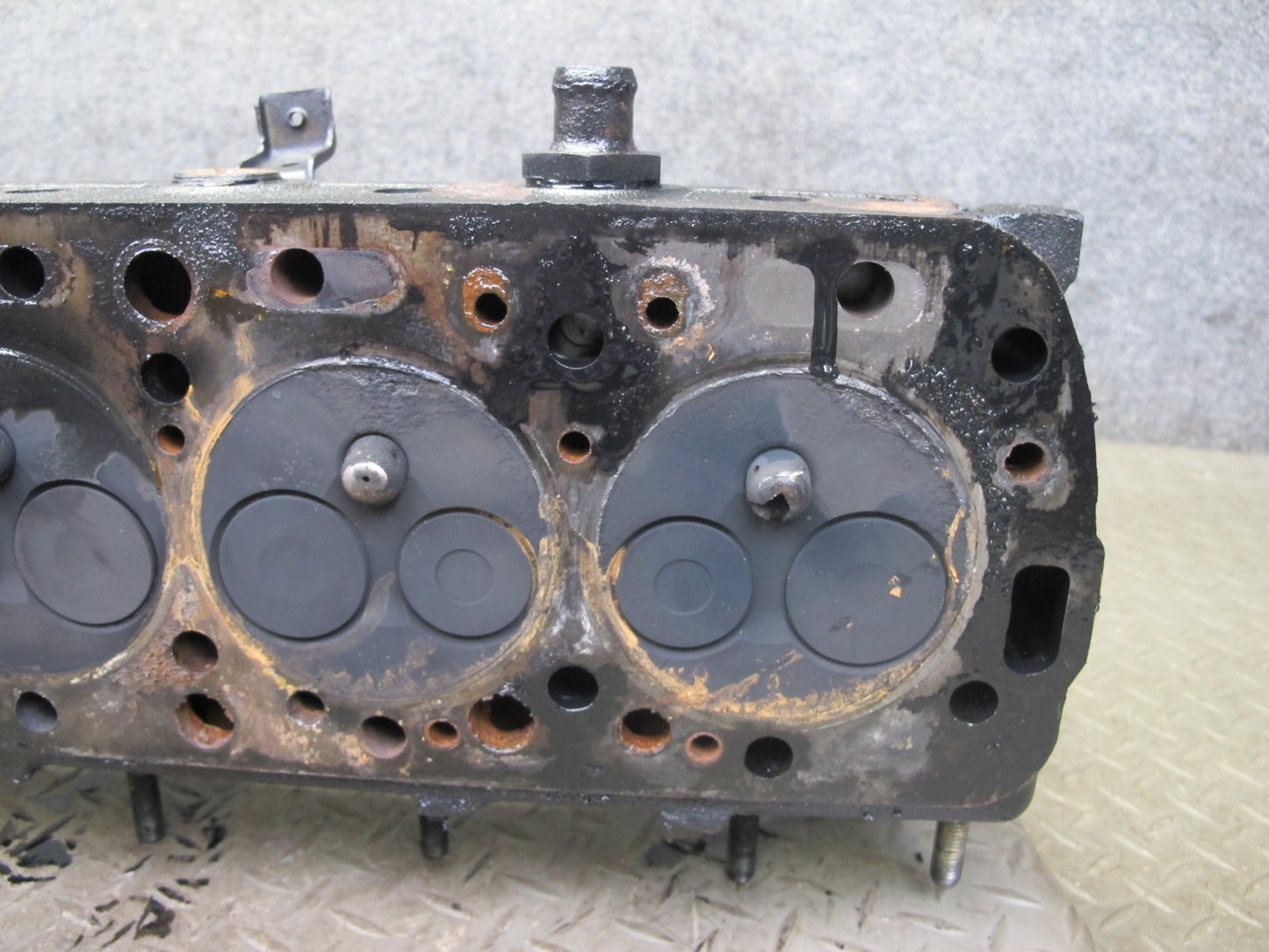 82-85 Mercedes W123 300D 3.0L 617.952 Diesel Engine Motor Cylinder Head OEM