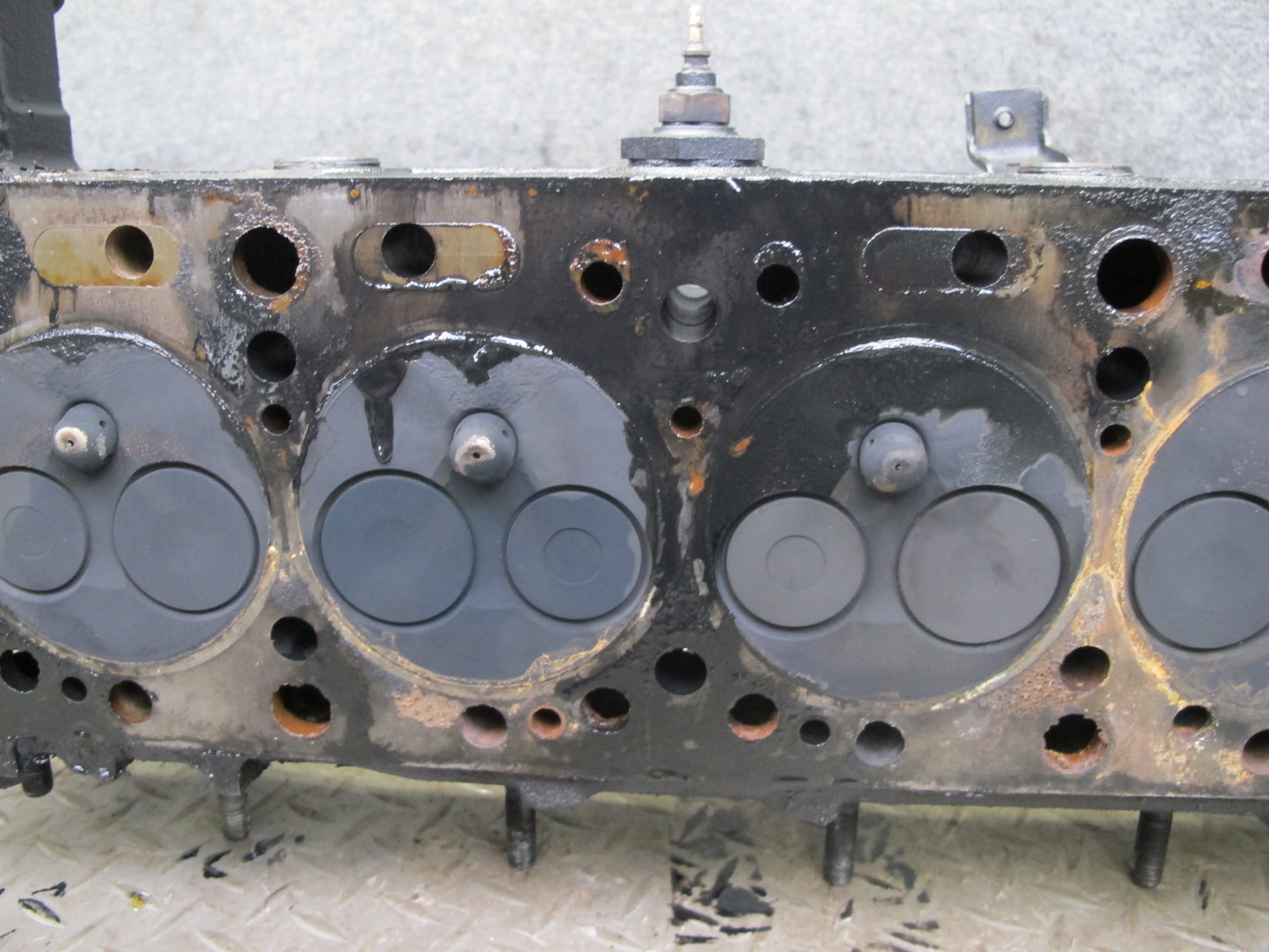 82-85 Mercedes W123 300D 3.0L 617.952 Diesel Engine Motor Cylinder Head OEM