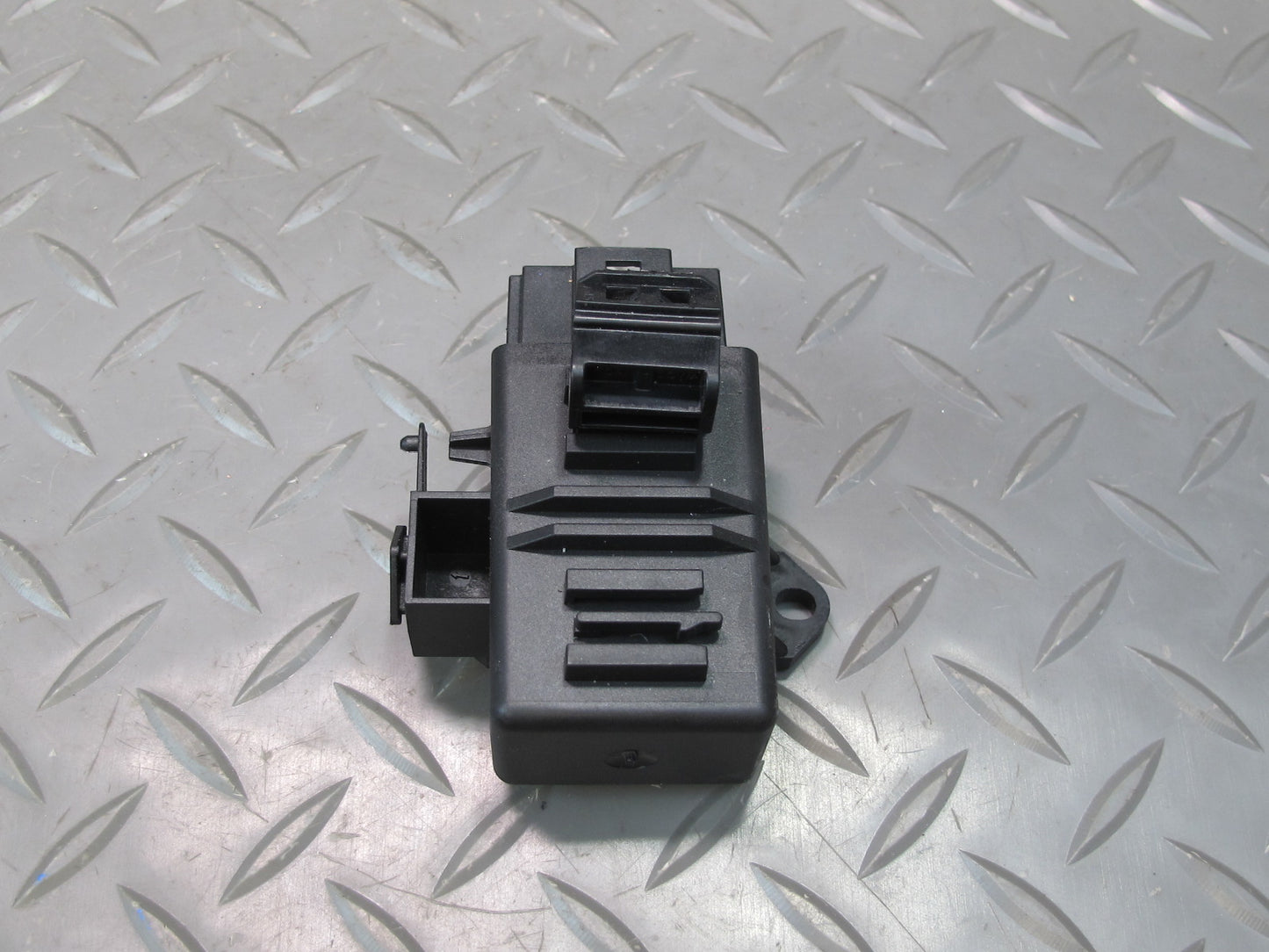 17-23 Porsche Panamera 971 Rear Left or Right Seat Heater Control Module