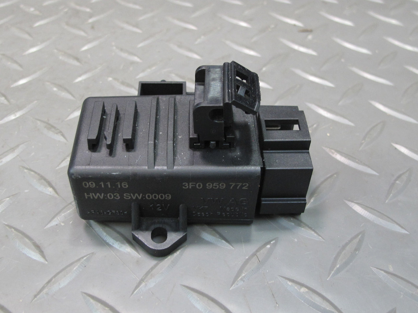 17-23 Porsche Panamera 971 Rear Left or Right Seat Heater Control Module