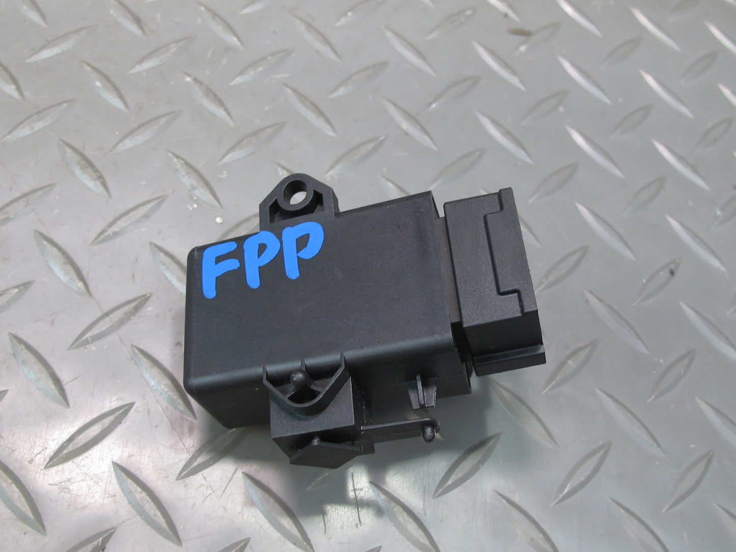 17-23 Porsche Panamera 971 Rear Left or Right Seat Heater Control Module