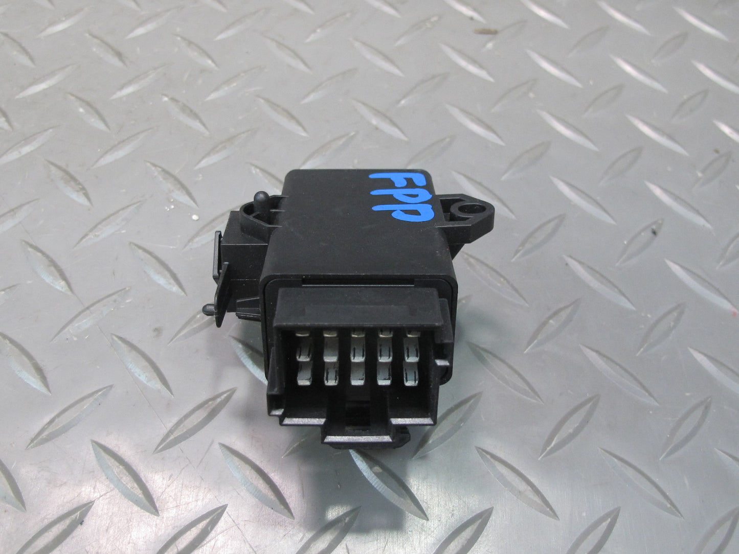 17-23 Porsche Panamera 971 Rear Left or Right Seat Heater Control Module