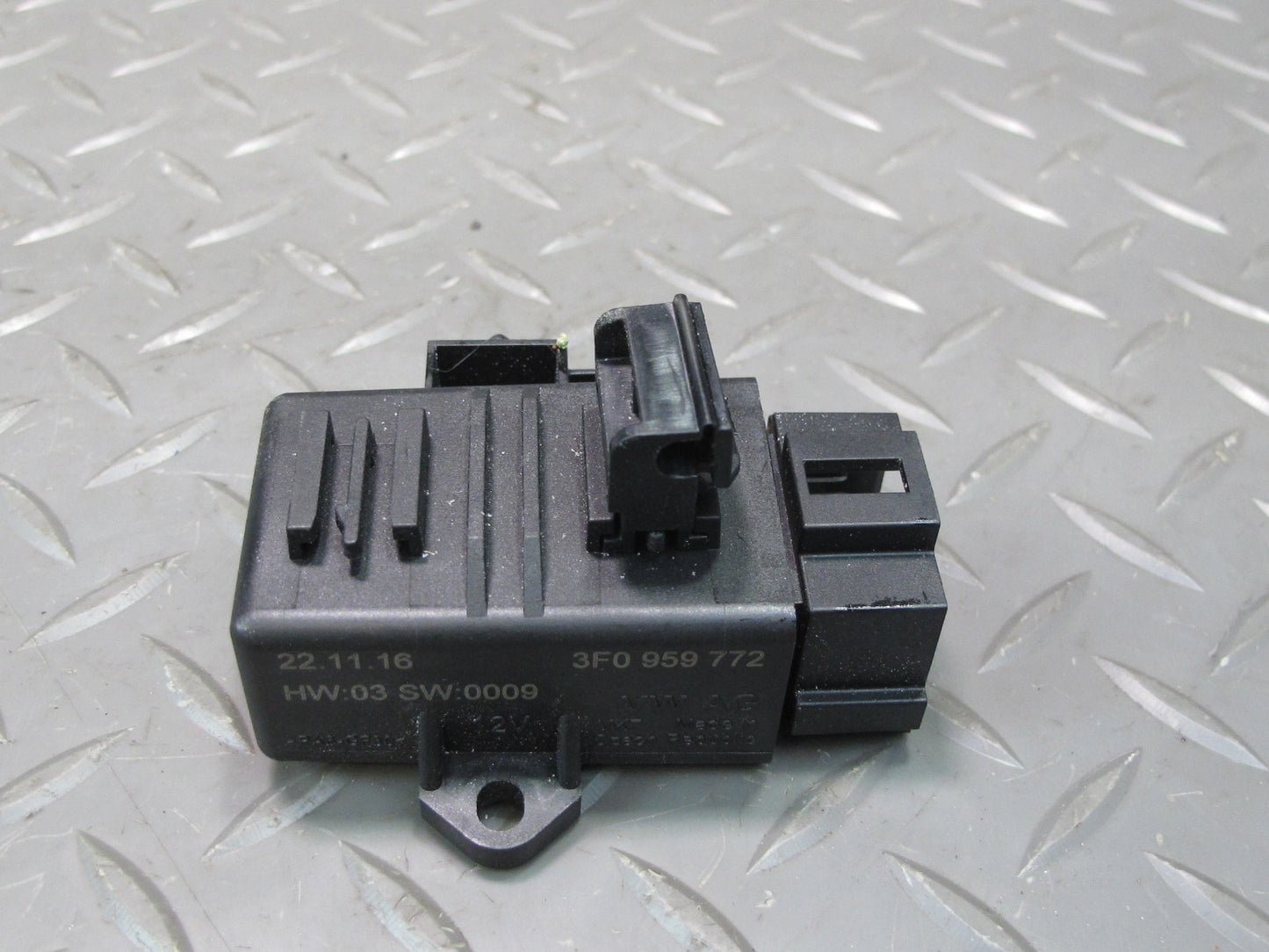 17-23 Porsche Panamera 971 Rear Left or Right Seat Heater Control Module