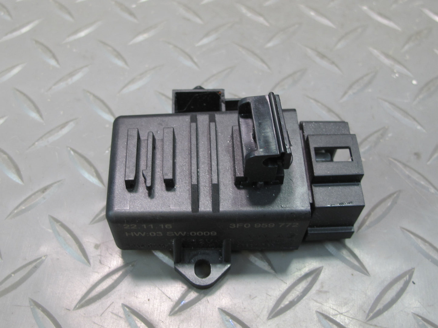 17-23 Porsche Panamera 971 Rear Left or Right Seat Heater Control Module