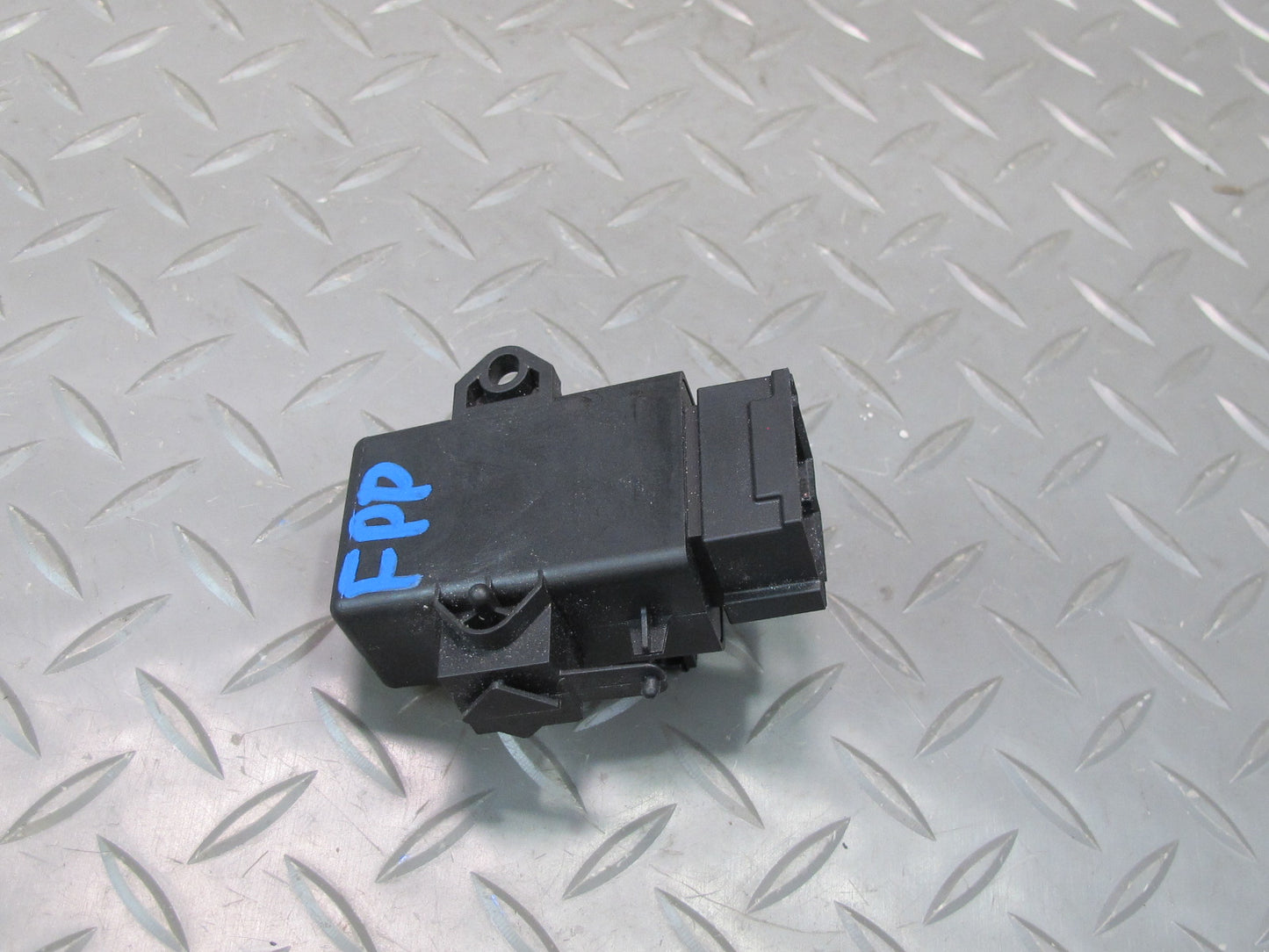 17-23 Porsche Panamera 971 Rear Left or Right Seat Heater Control Module