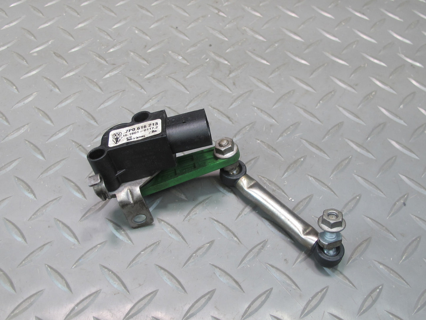 2011-2018 Porsche Cayenne 958 Front Headlight Suspension Height Level Sensor Set