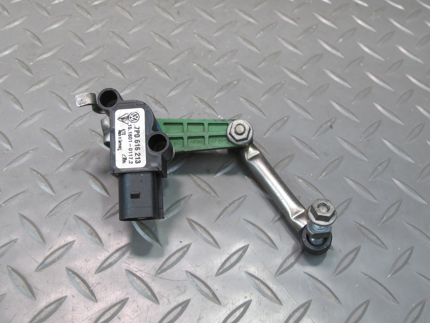 2011-2018 Porsche Cayenne 958 Front Headlight Suspension Height Level Sensor Set