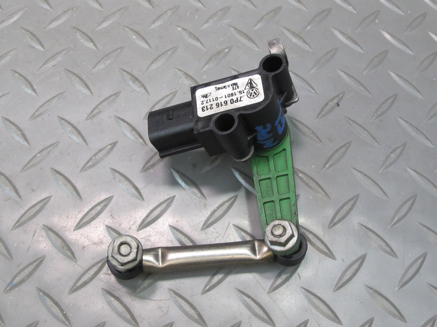 2011-2018 Porsche Cayenne 958 Front Headlight Suspension Height Level Sensor Set