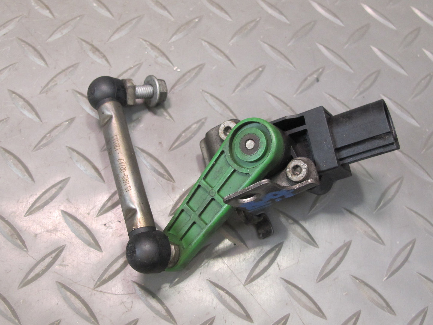 2011-2018 Porsche Cayenne 958 Front Headlight Suspension Height Level Sensor Set