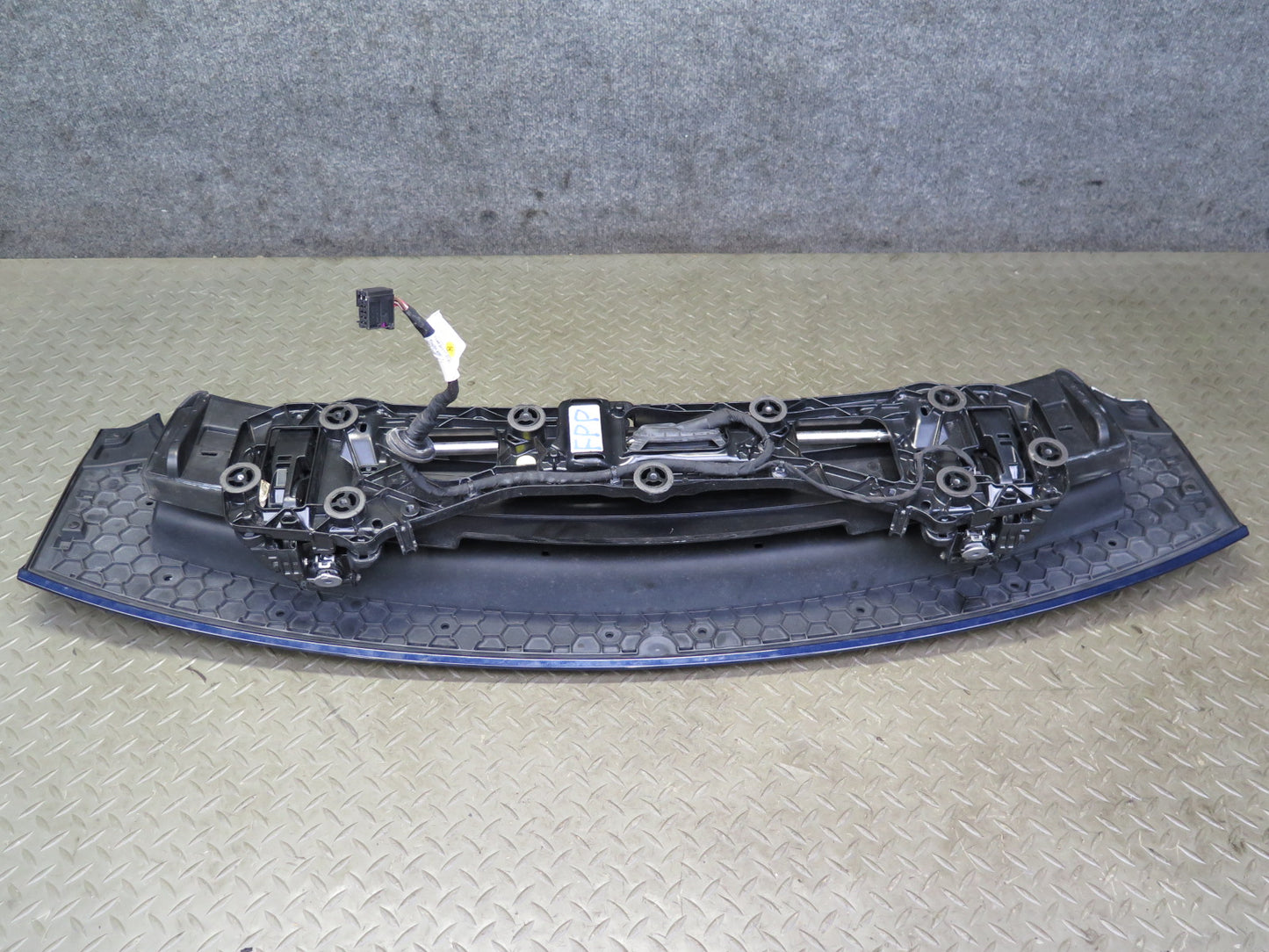 17-21 Porsche Panamera 971 4S Rear Aero Active Spoiler Wing Motor Assembly