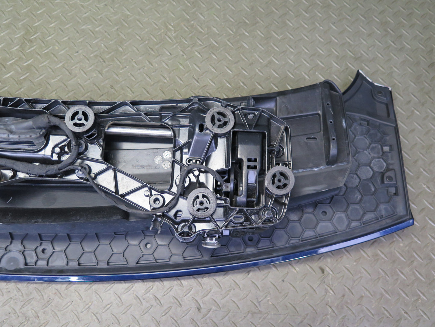 17-21 Porsche Panamera 971 4S Rear Aero Active Spoiler Wing Motor Assembly