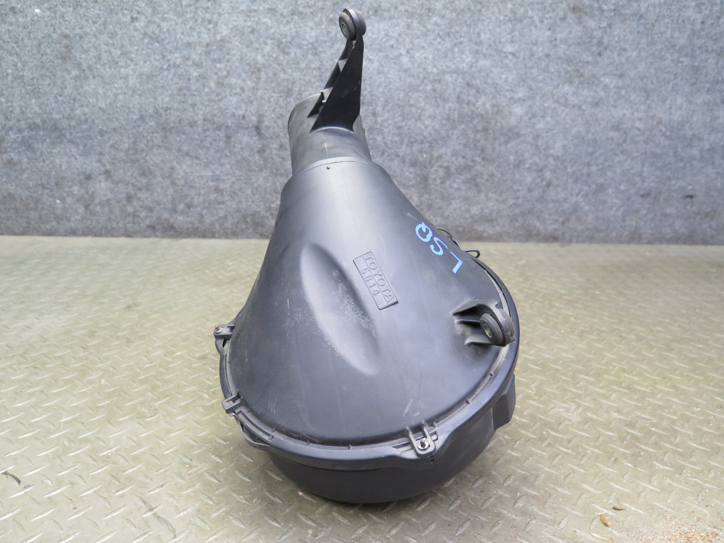 98-00 Lexus UCF20L LS400 Air Intake Cleaner Filter Box w MAF Sensor Assy OEM