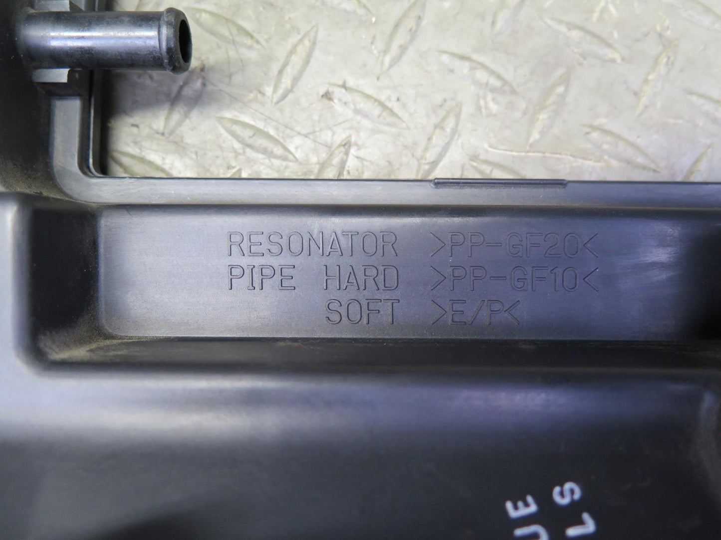 2000 Lexus UCF20L LS400 Air Intake Resonator Hose Tube w Vacuum Switch Valve OEM