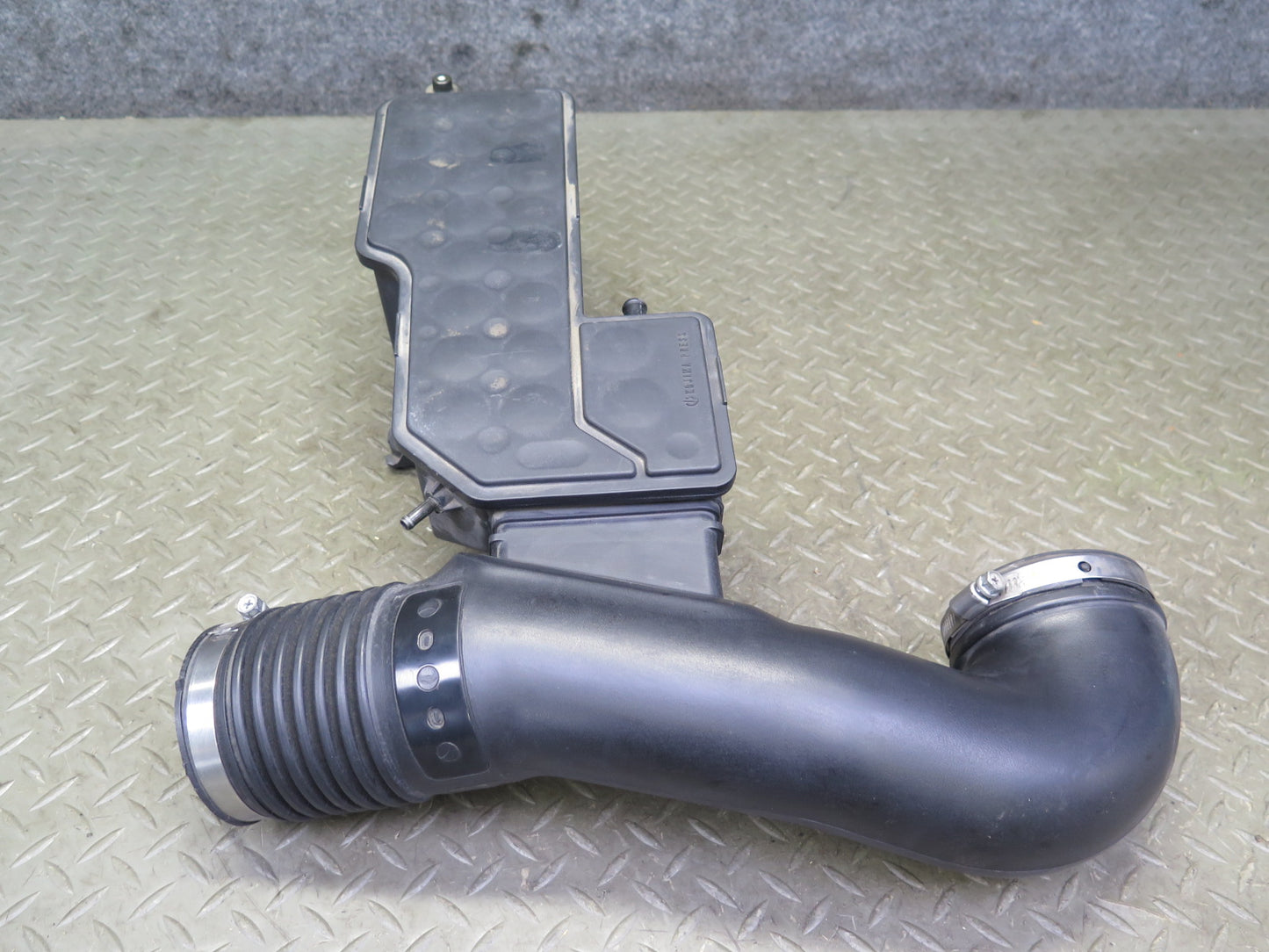 2000 Lexus UCF20L LS400 Air Intake Resonator Hose Tube w Vacuum Switch Valve OEM