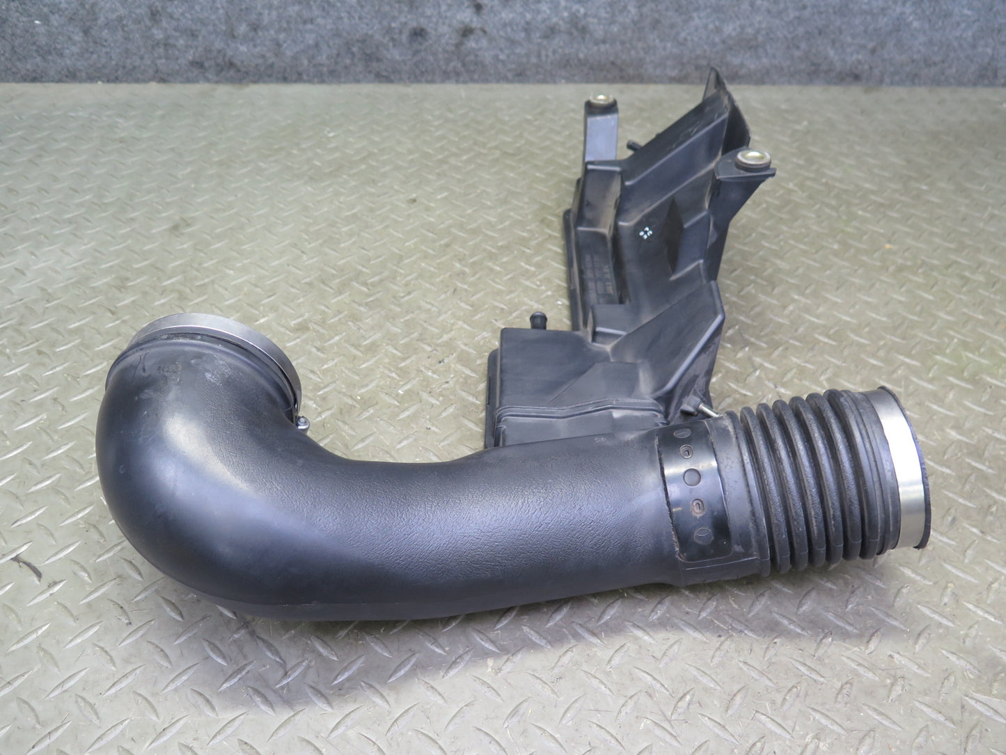 2000 Lexus UCF20L LS400 Air Intake Resonator Hose Tube w Vacuum Switch Valve OEM
