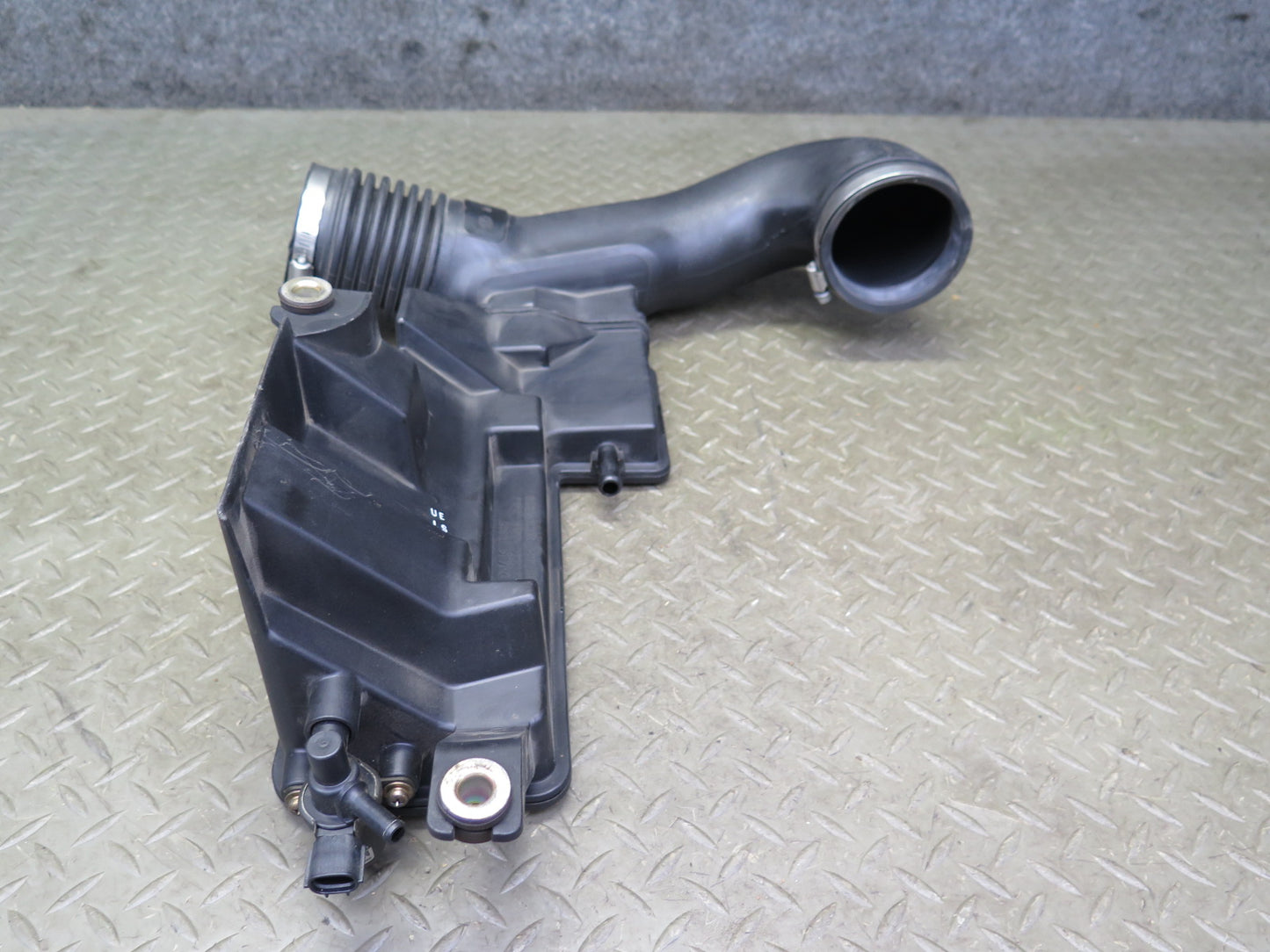 2000 Lexus UCF20L LS400 Air Intake Resonator Hose Tube w Vacuum Switch Valve OEM