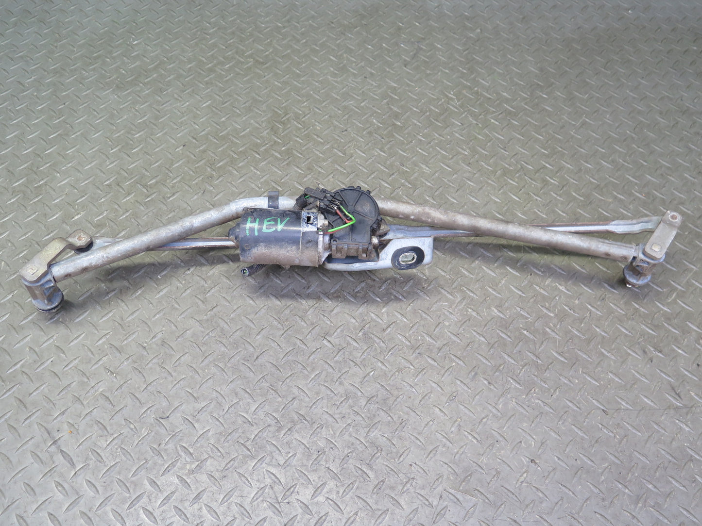 99-03 VW Eurovan T4 Windshield Wiper Transmission Linkage w Motor OEM