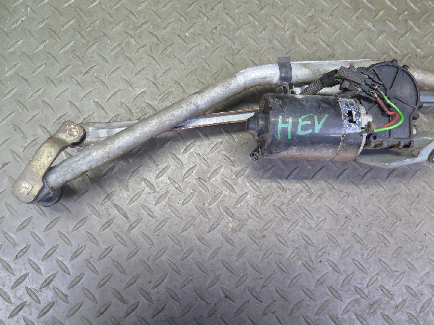 99-03 VW Eurovan T4 Windshield Wiper Transmission Linkage w Motor OEM