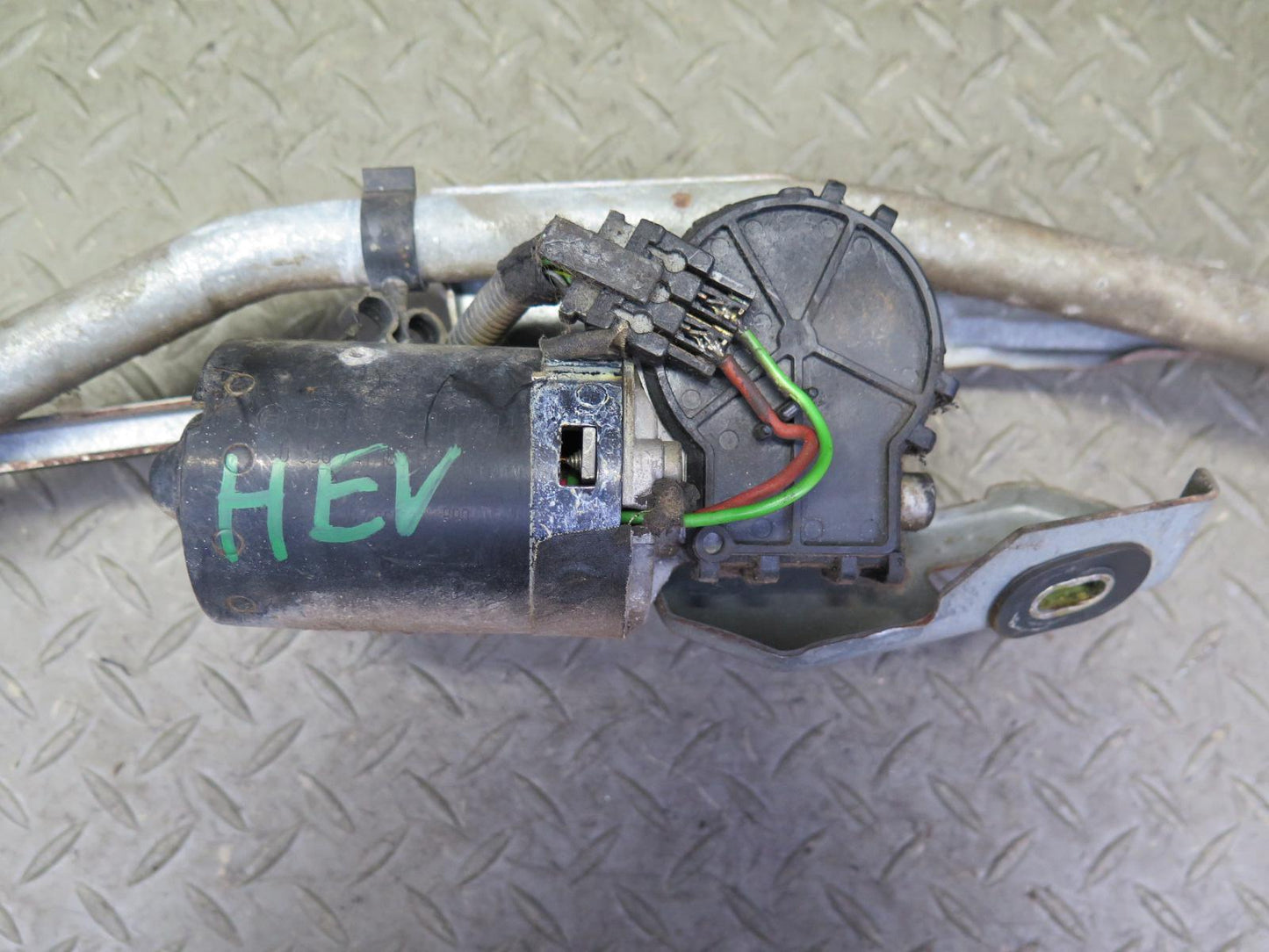 99-03 VW Eurovan T4 Windshield Wiper Transmission Linkage w Motor OEM