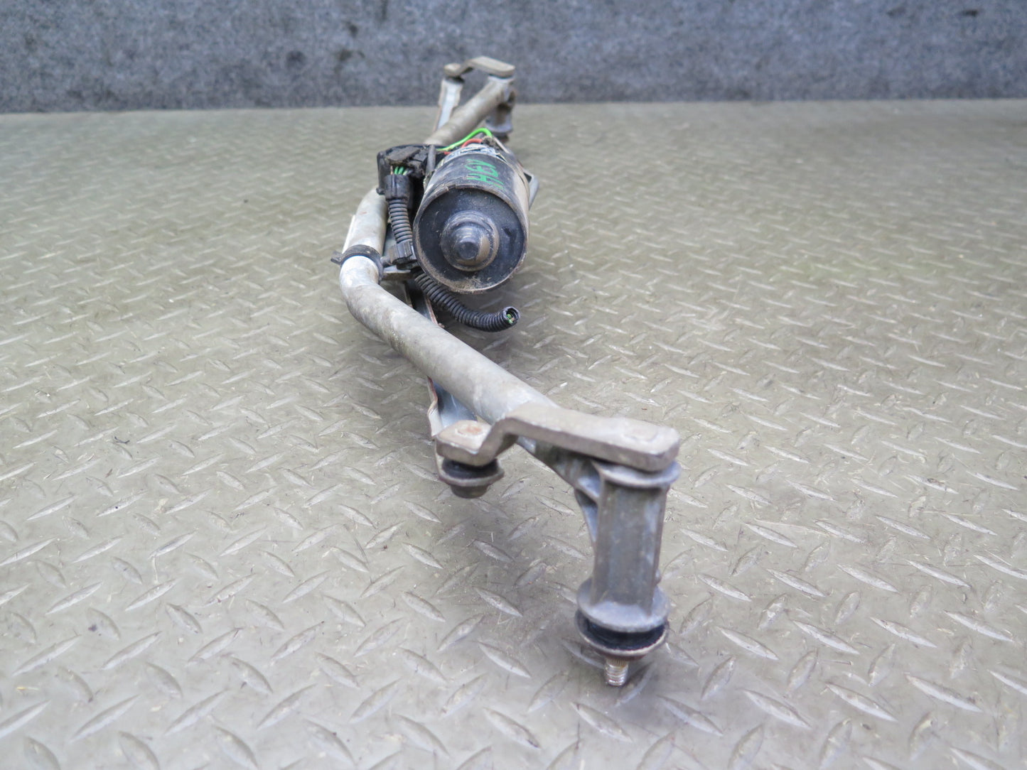 99-03 VW Eurovan T4 Windshield Wiper Transmission Linkage w Motor OEM