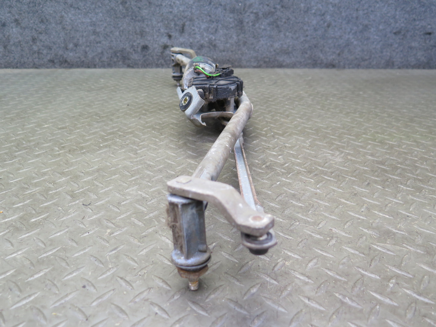 99-03 VW Eurovan T4 Windshield Wiper Transmission Linkage w Motor OEM