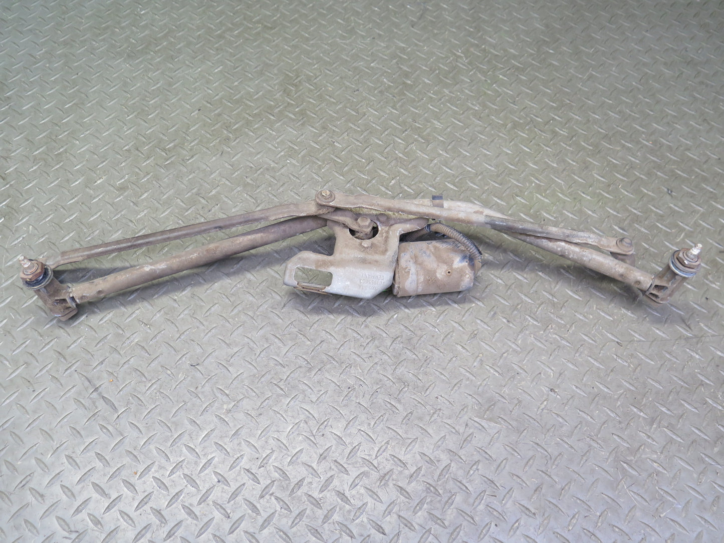 99-03 VW Eurovan T4 Windshield Wiper Transmission Linkage w Motor OEM