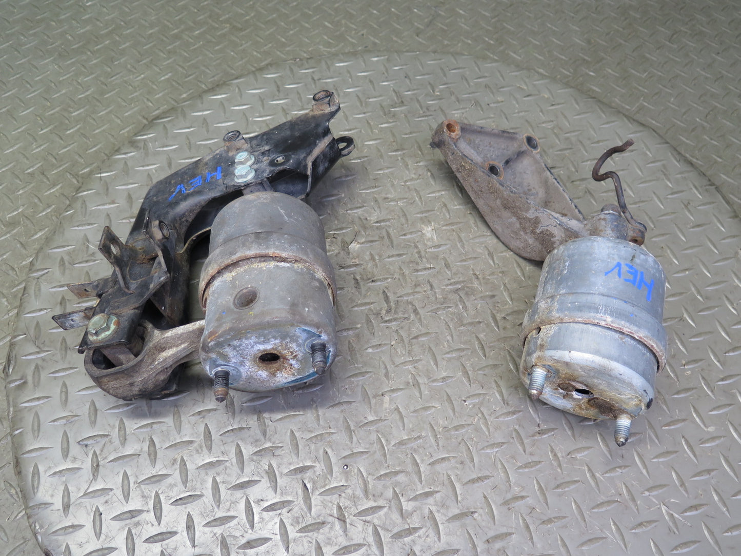 01-03 VW Eurovan T4 2.8L A/T Automatic Transmission Mount Bracket Set OEM