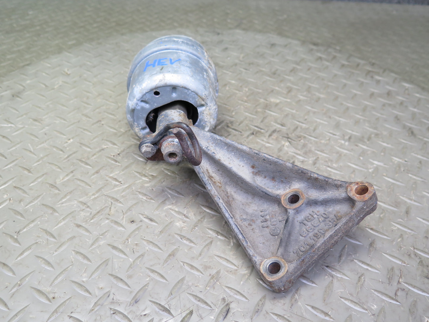 01-03 VW Eurovan T4 2.8L A/T Automatic Transmission Mount Bracket Set OEM