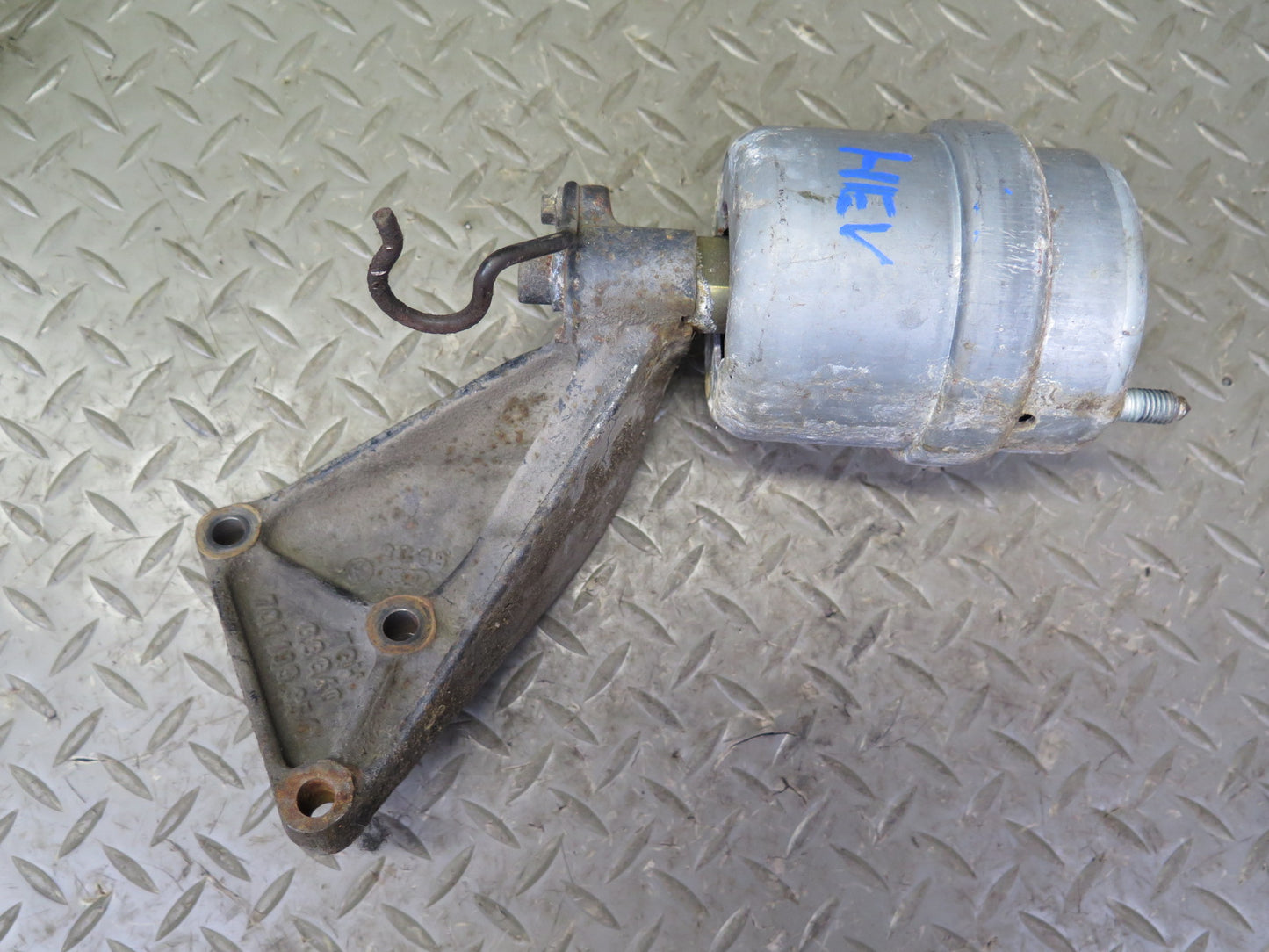 01-03 VW Eurovan T4 2.8L A/T Automatic Transmission Mount Bracket Set OEM