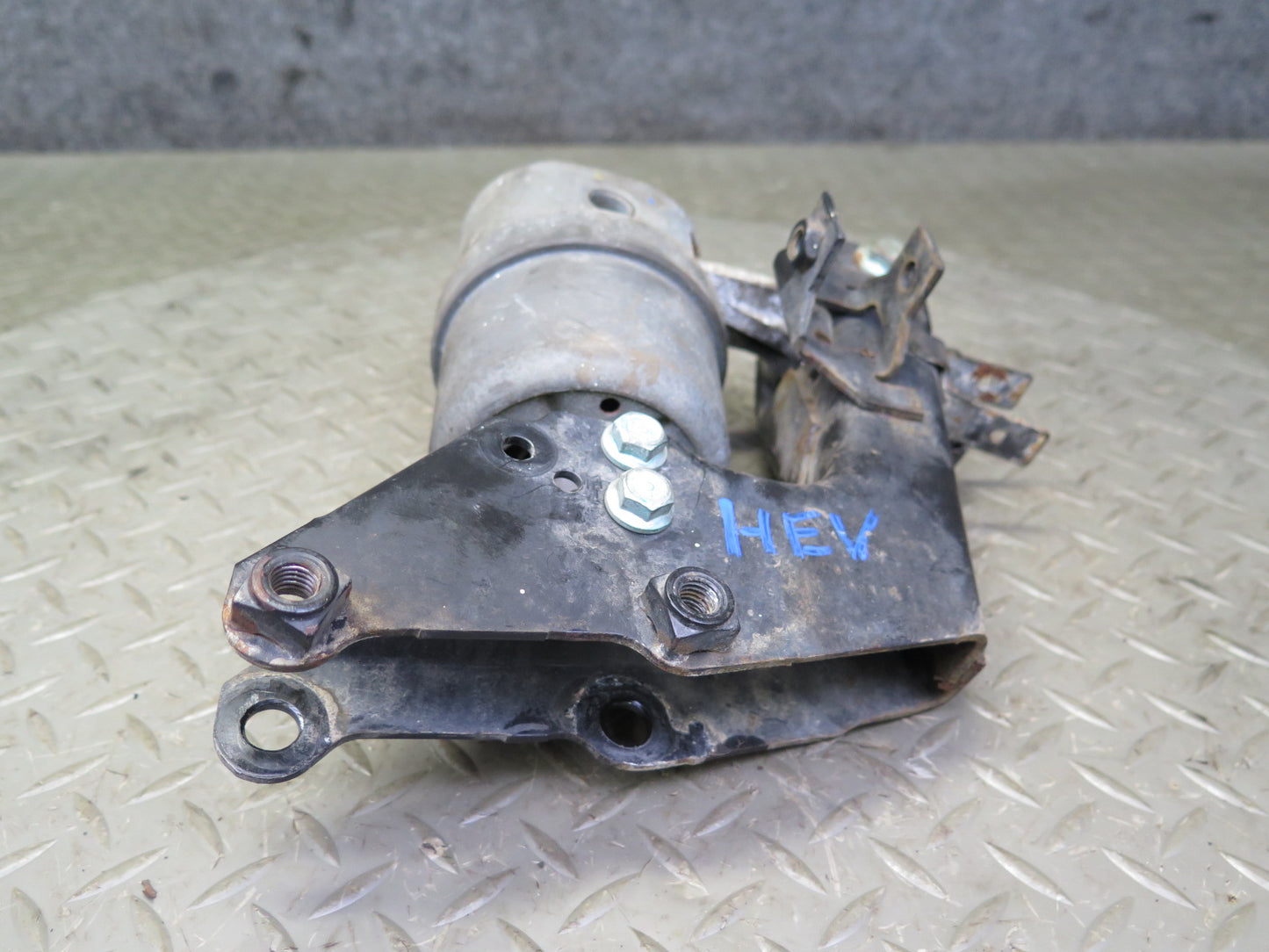 01-03 VW Eurovan T4 2.8L A/T Automatic Transmission Mount Bracket Set OEM