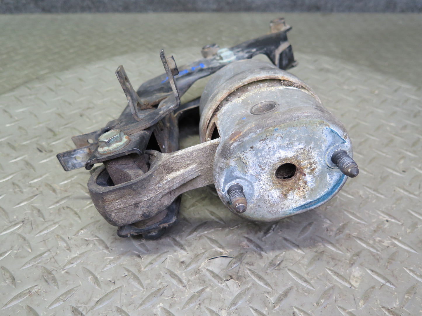 01-03 VW Eurovan T4 2.8L A/T Automatic Transmission Mount Bracket Set OEM