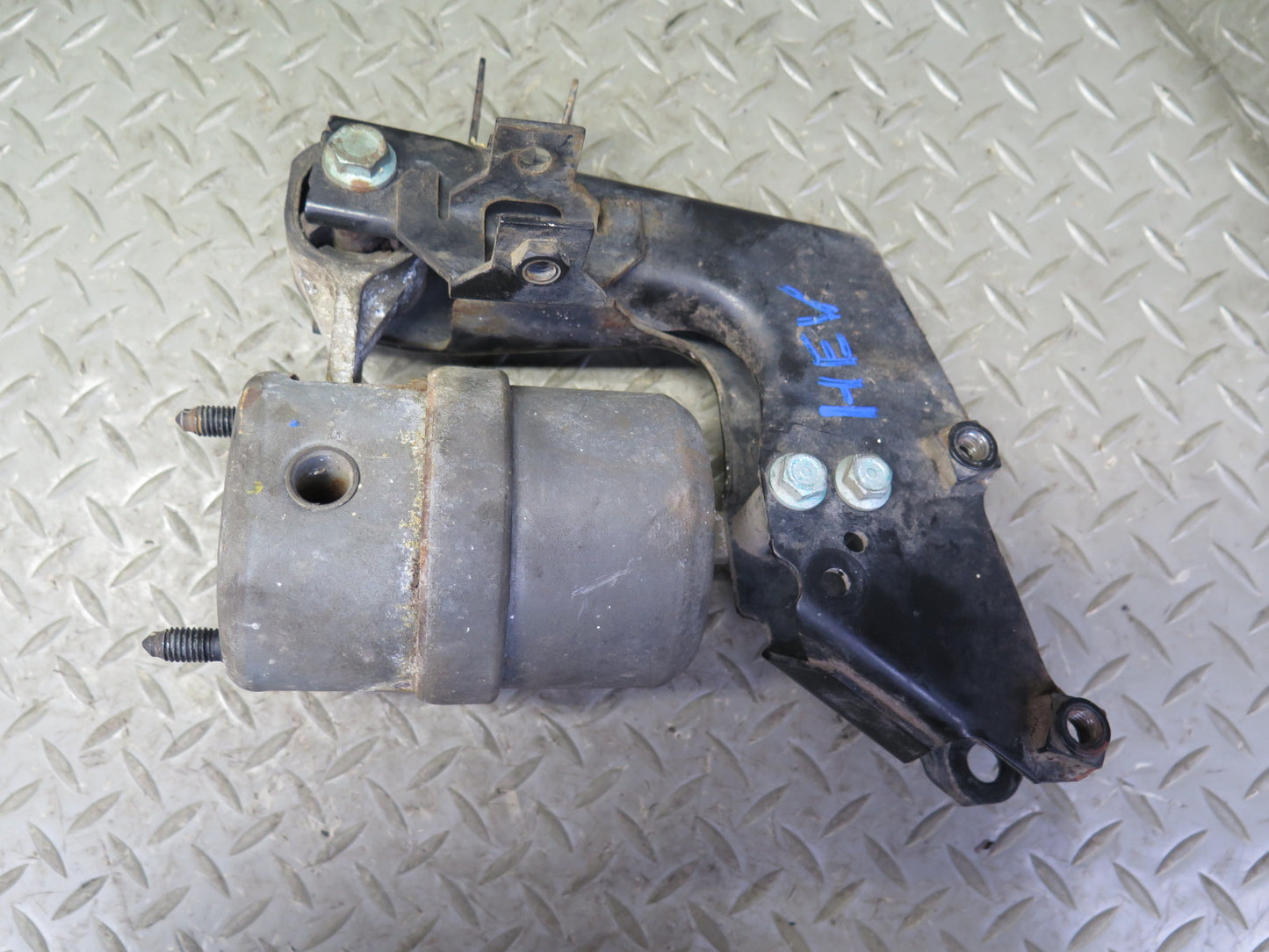 01-03 VW Eurovan T4 2.8L A/T Automatic Transmission Mount Bracket Set OEM