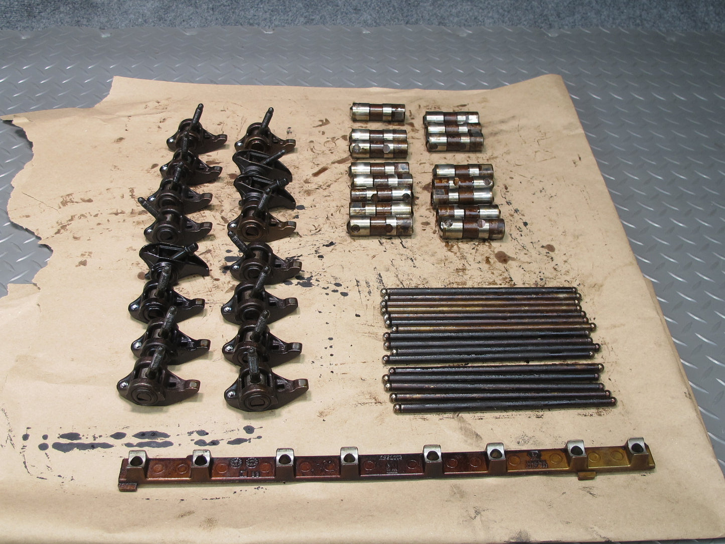 2003-2007 Hummer H2 6.0L V8 Engine Motor Rocker Arm Support Push Rod Lifter Set