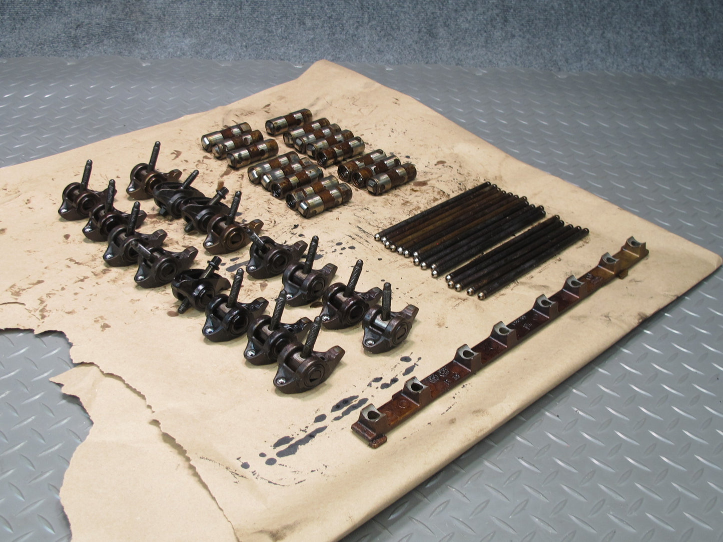 2003-2007 Hummer H2 6.0L V8 Engine Motor Rocker Arm Support Push Rod Lifter Set