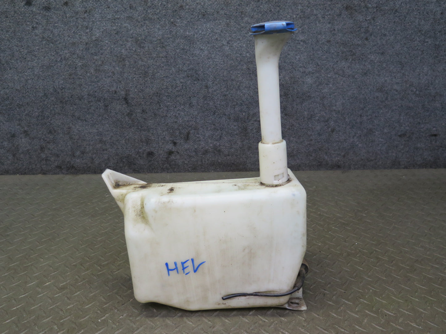 00-03 VW Eurovan T4 Windshield Washer Fluid Reservoir Bottle Tank 701955453B OEM