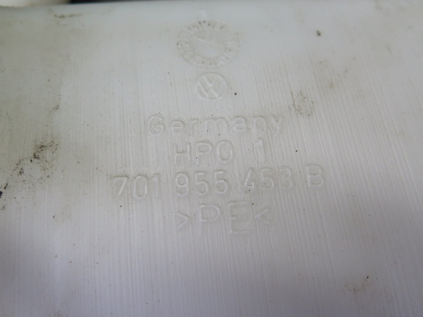 00-03 VW Eurovan T4 Windshield Washer Fluid Reservoir Bottle Tank 701955453B OEM