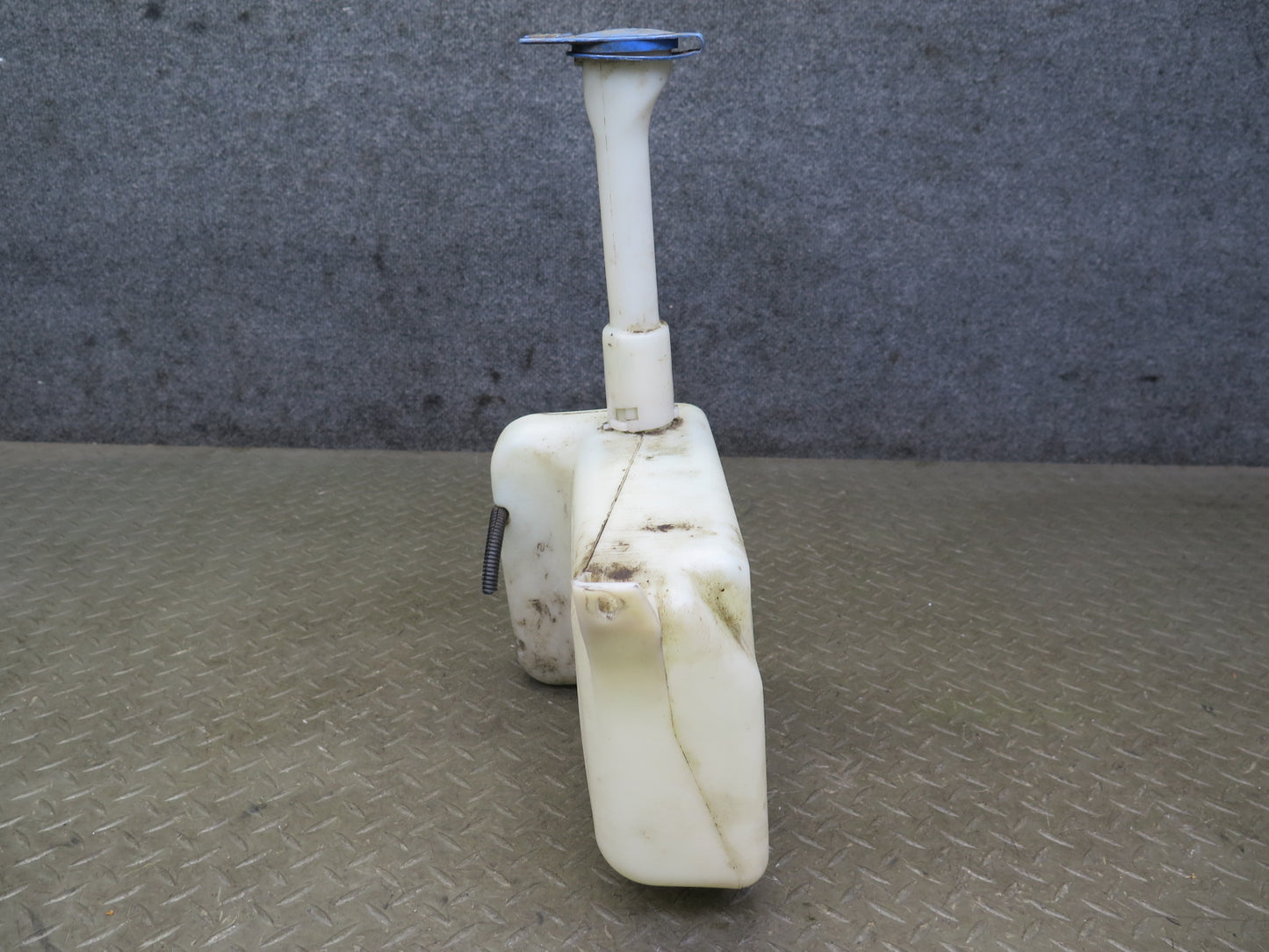 00-03 VW Eurovan T4 Windshield Washer Fluid Reservoir Bottle Tank 701955453B OEM