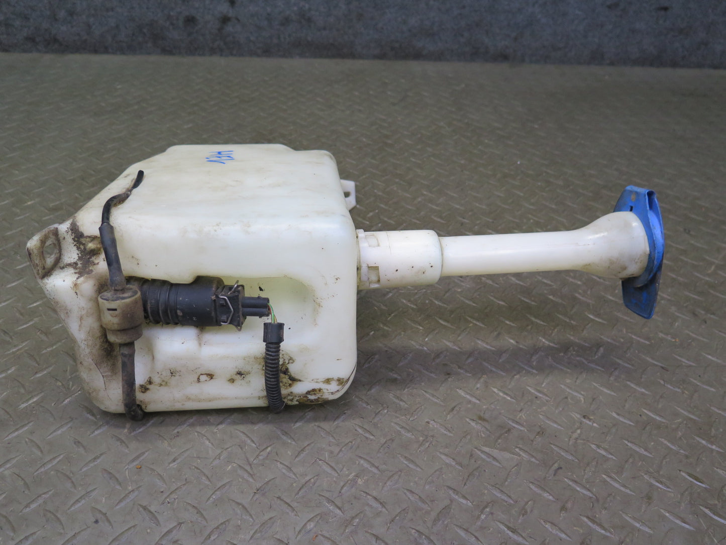 00-03 VW Eurovan T4 Windshield Washer Fluid Reservoir Bottle Tank 701955453B OEM