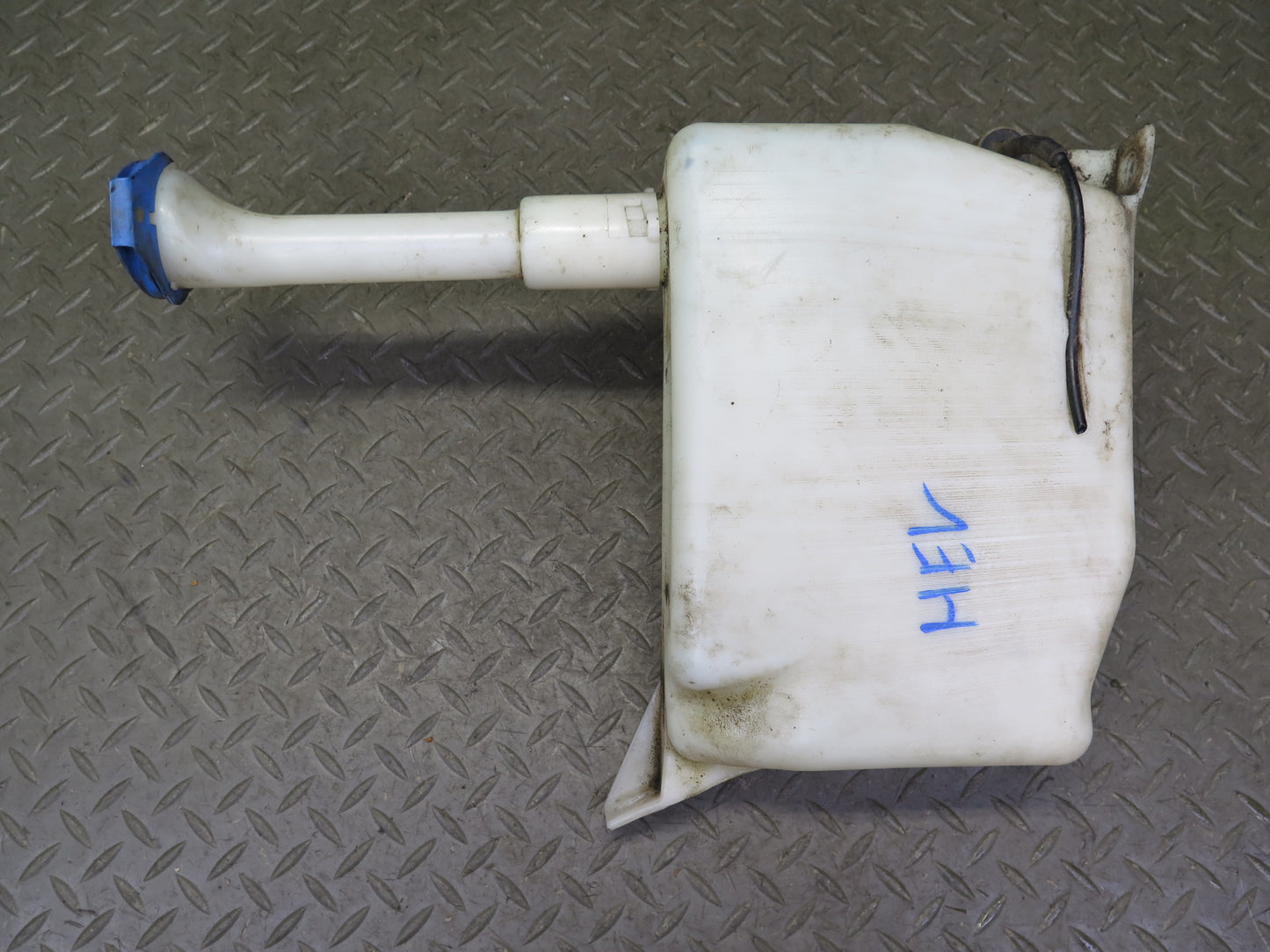 00-03 VW Eurovan T4 Windshield Washer Fluid Reservoir Bottle Tank 701955453B OEM