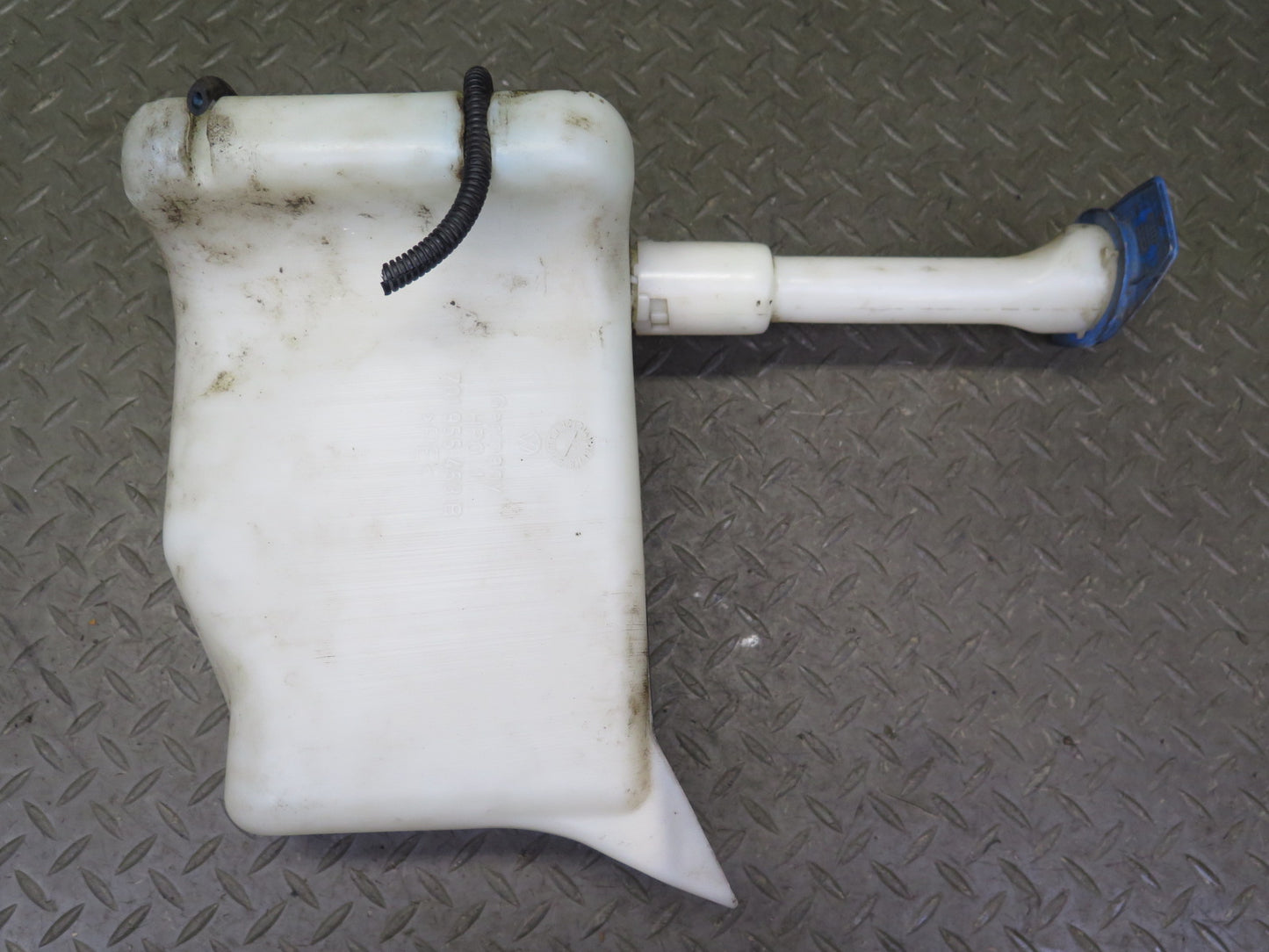 00-03 VW Eurovan T4 Windshield Washer Fluid Reservoir Bottle Tank 701955453B OEM