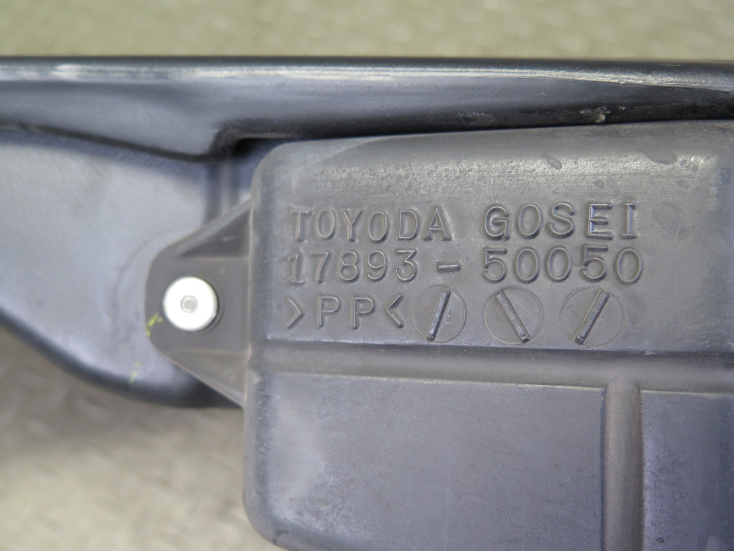 98-00 Lexus UCF20L LS400 Air Intake Resonator Duct Hose Pipe 17750-50020 OEM