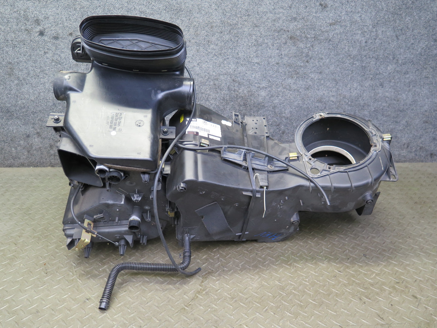 99-03 VW Eurovan T4 Front A/C Evaporator Hvac Blower Motor Climate Box OEM