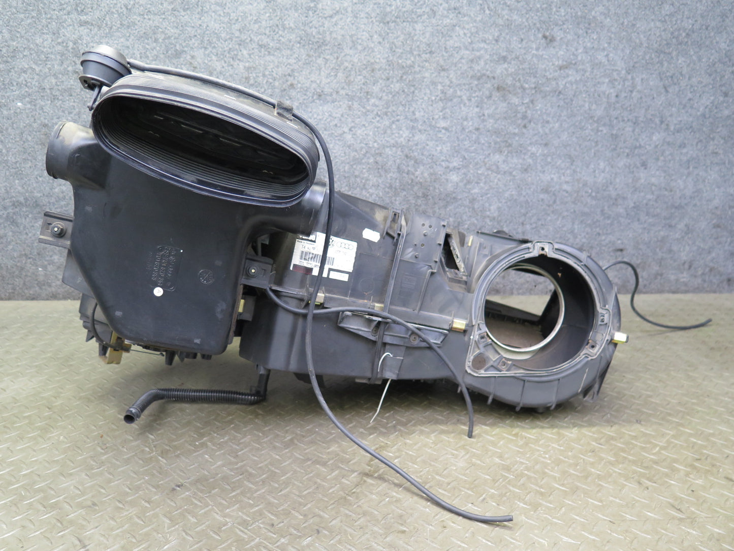 99-03 VW Eurovan T4 Front A/C Evaporator Hvac Blower Motor Climate Box OEM