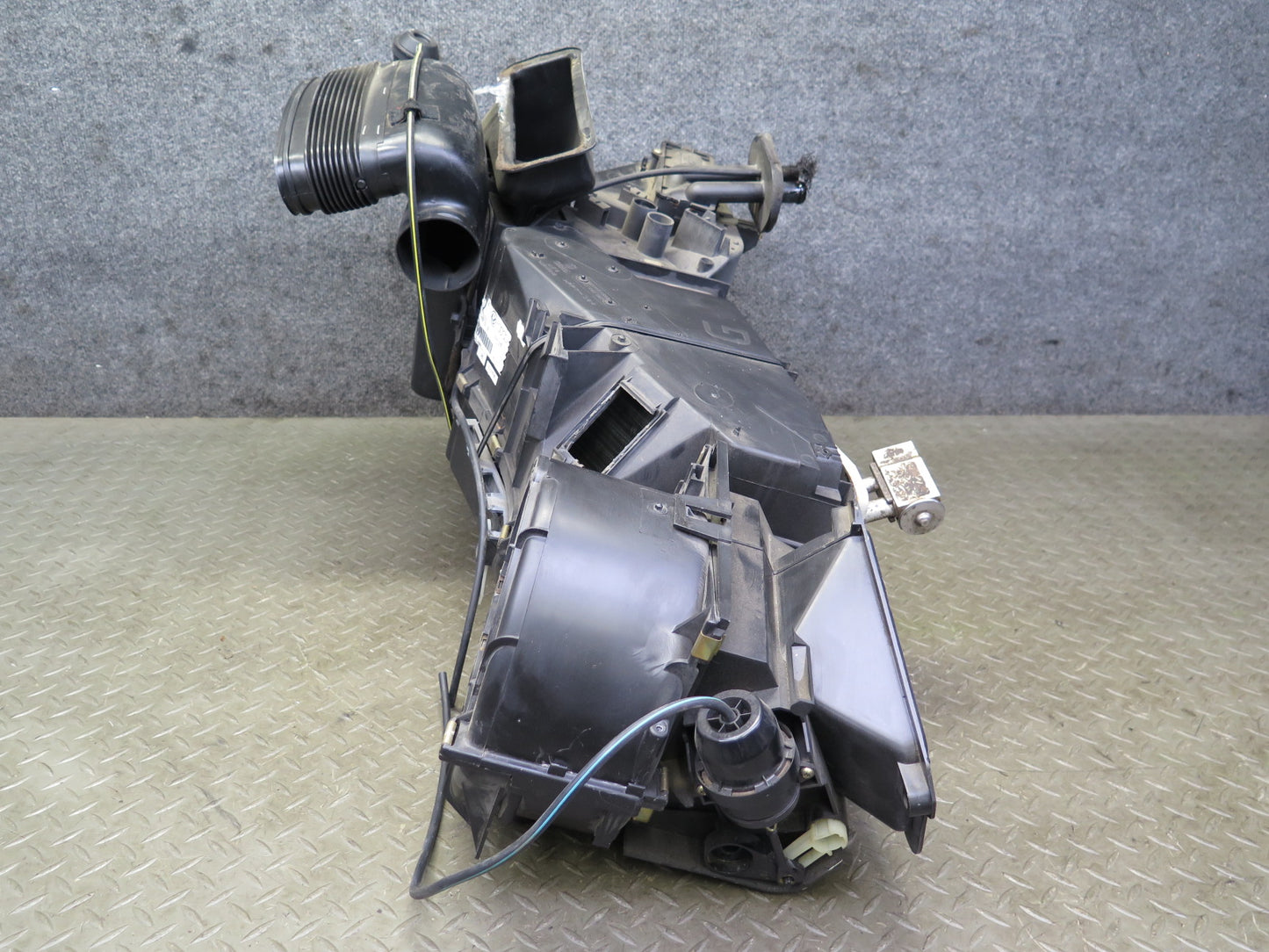 99-03 VW Eurovan T4 Front A/C Evaporator Hvac Blower Motor Climate Box OEM