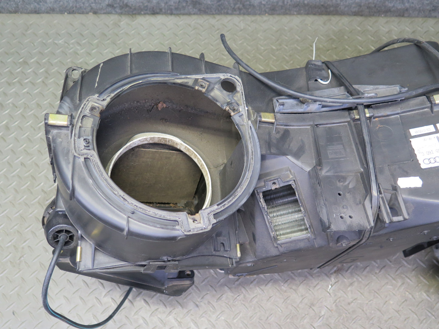 99-03 VW Eurovan T4 Front A/C Evaporator Hvac Blower Motor Climate Box OEM