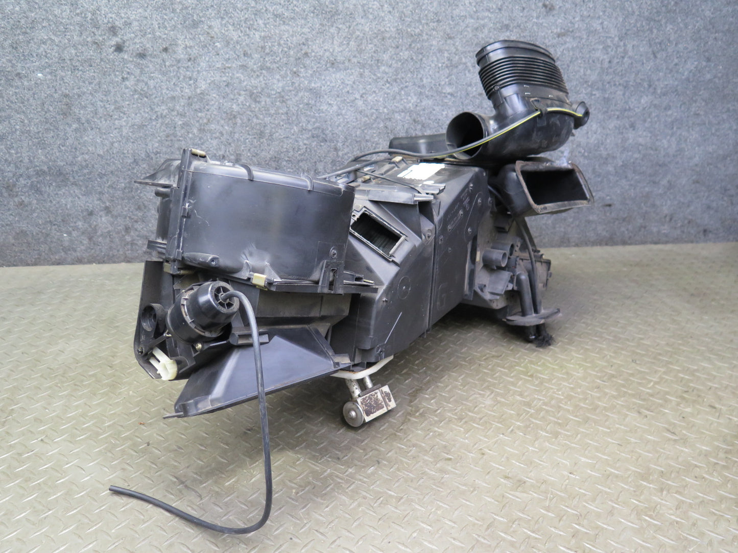 99-03 VW Eurovan T4 Front A/C Evaporator Hvac Blower Motor Climate Box OEM