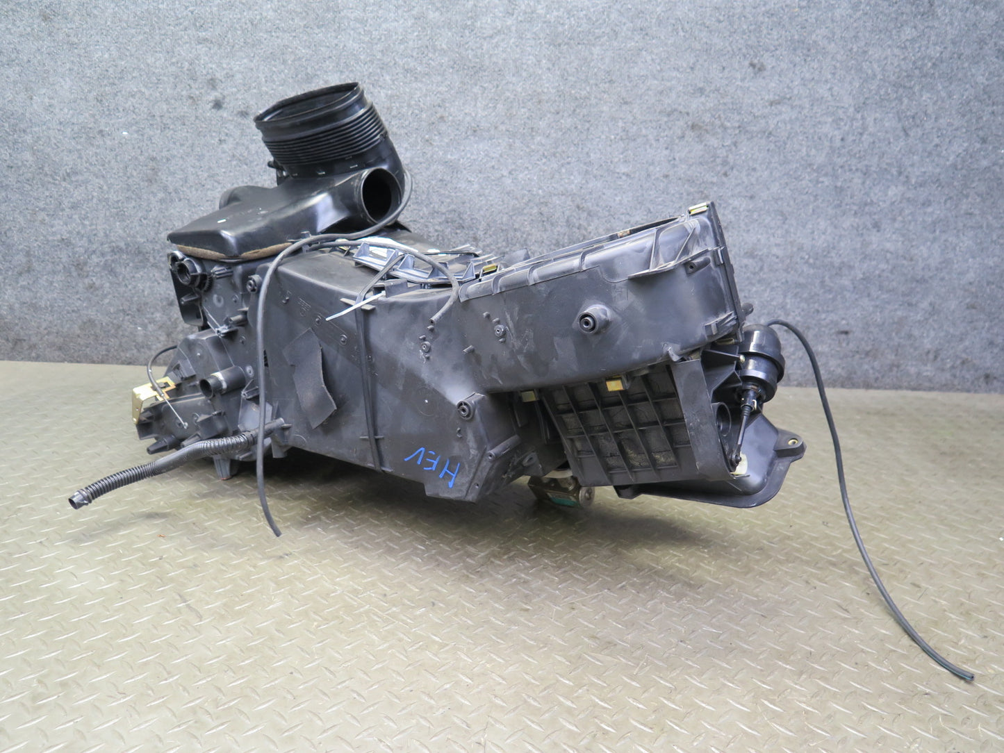 99-03 VW Eurovan T4 Front A/C Evaporator Hvac Blower Motor Climate Box OEM