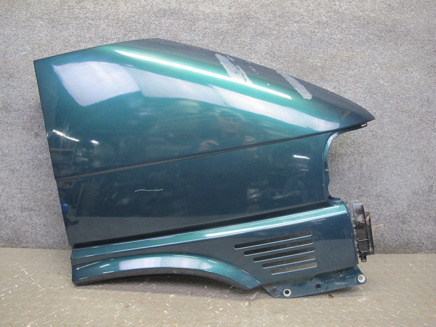 99-03 VW Eurovan T4 Front Right Fender Shell Panel Green Pearl OEM