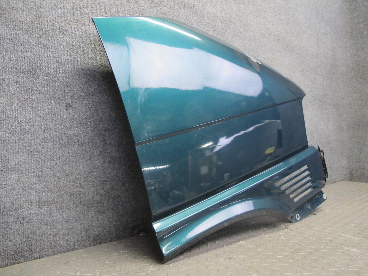 99-03 VW Eurovan T4 Front Right Fender Shell Panel Green Pearl OEM